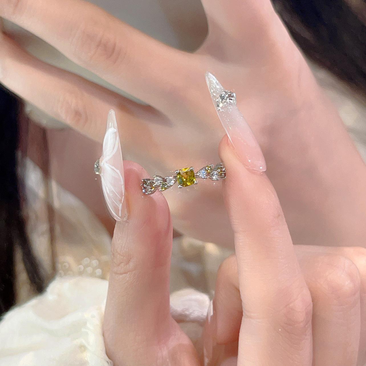 Elegant Olive Green Zircon Open Ring - Retro Court Style, Light Luxury  Fashionable for Women