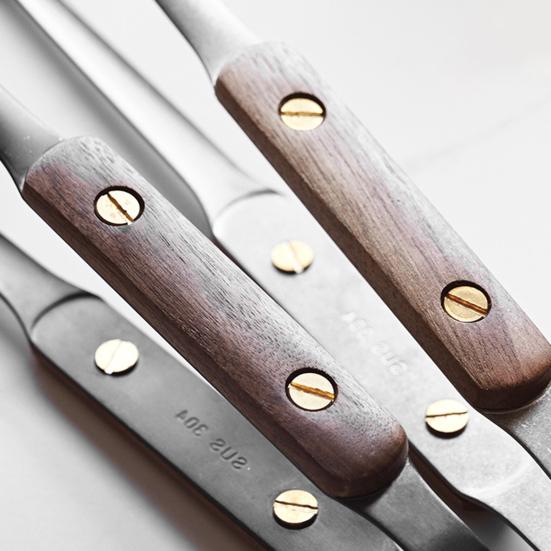 Tång i rostfritt stål med valnötshandtag, värmetålig, för BBQ-matlagning, grillning och servering, elegant köksredskap