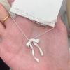 Fashionable Collarbone Chain Elegant Bowknot Pendant Necklace for Fashionistas