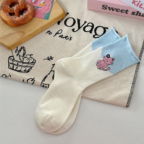 

Korean Style Women Socks Cartoon Cat Print Japanese Kawaii Cute Socks Women Casual Letter Harajuku Streetwear Medium Tube Socks One Size