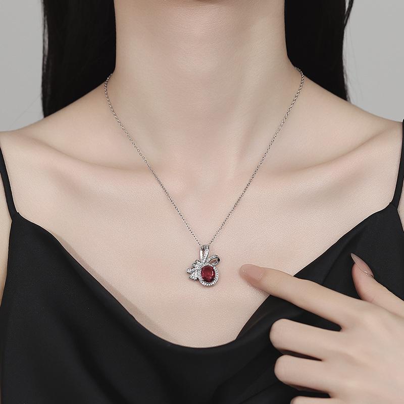 Rose Red Zircon Necklace: Trendy, Versatile, Light Luxury Design