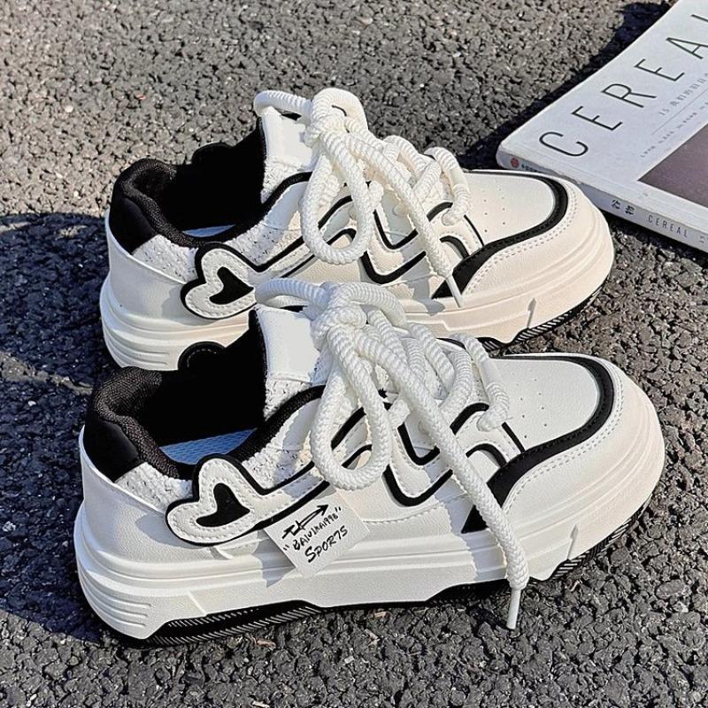 Women's Skateboard Shoes Comfortable Breathable Non-slip Shoes Outdoor Casual Matching Cute and Fashionable Women's Sneakers