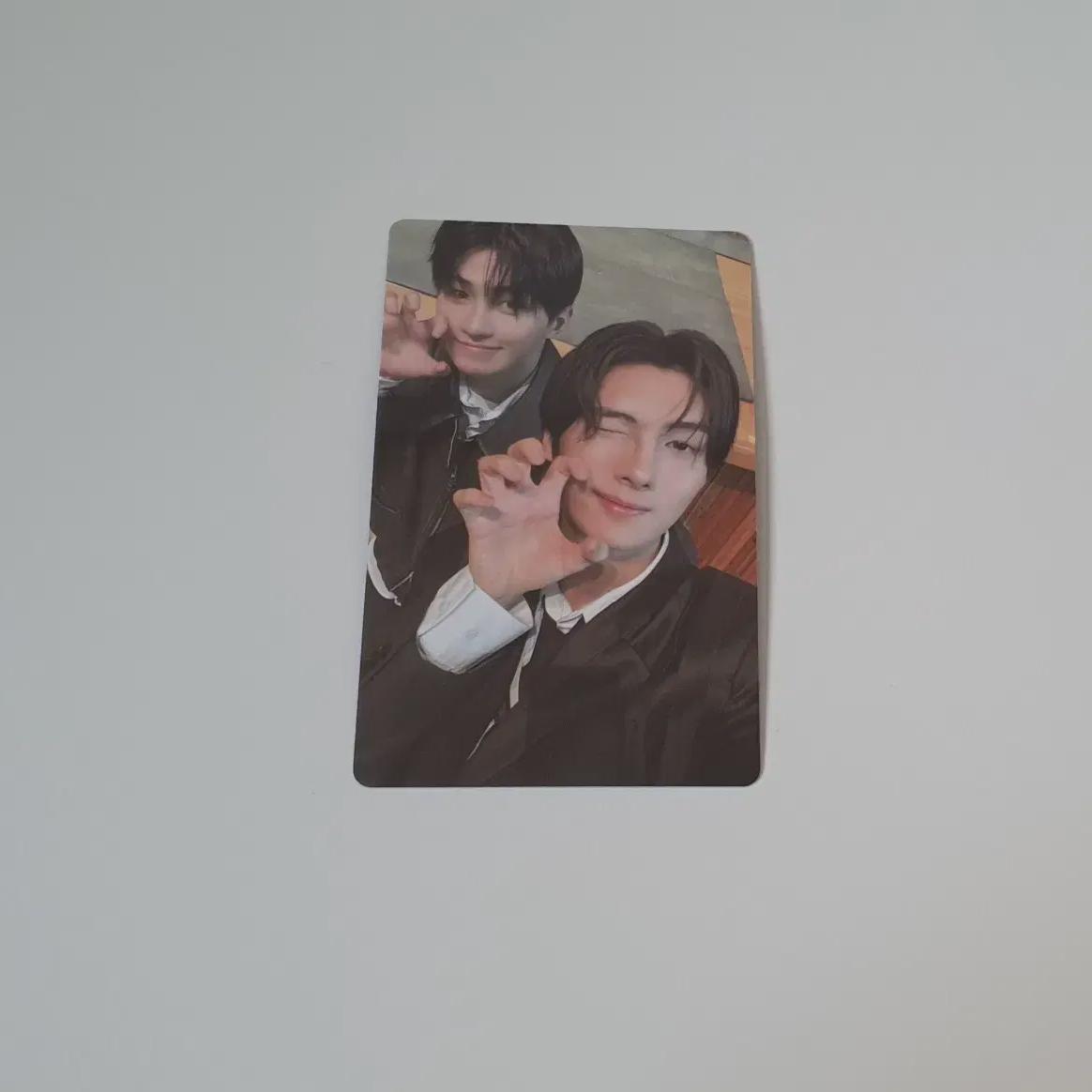 

Tours Unit Foca Youngjae Ji Hoon