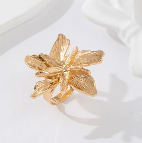 

Exaggerated Folded Floral Design Adjustable Band Ring Large Statement Flower Shape Metal Jewelry Accessory for Women and Girls One Size