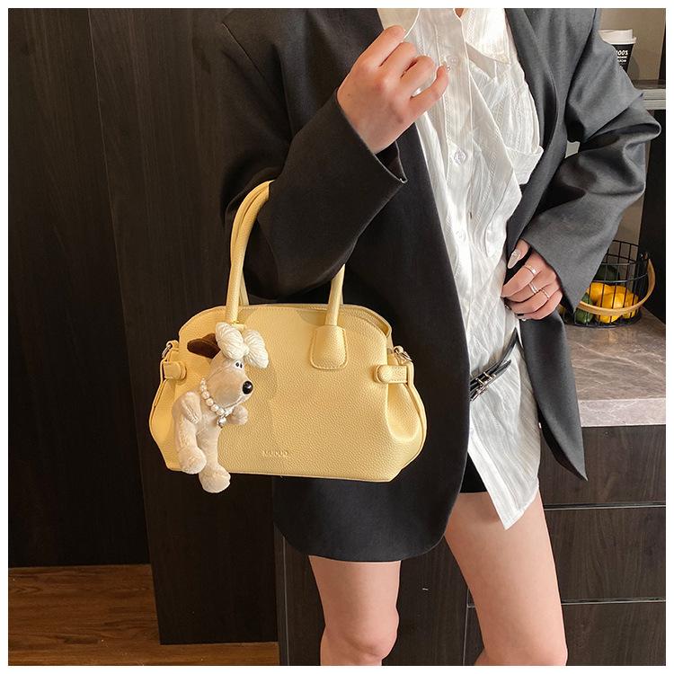 Spring Solid Color Handbag New Fashion Versatile Shoulder Messenger Bag Niche Design Novel Shell Bag