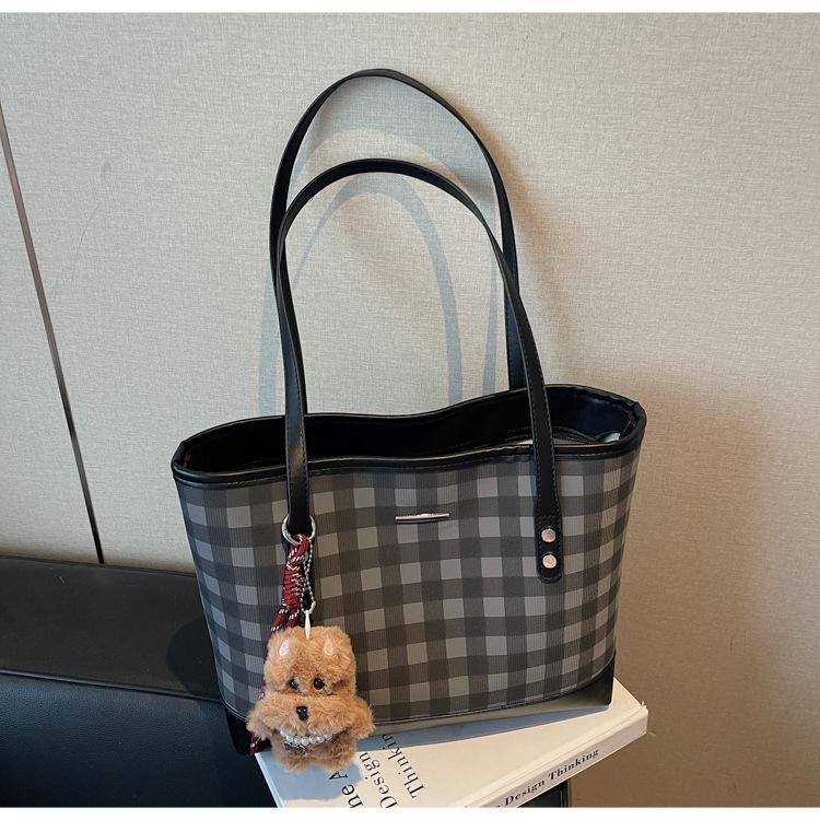 Simple and large-capacity tote bag plaid women's bag 2025 new trend fashionable shoulder bag foreign underarm bag