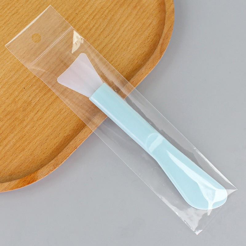 Double-Ended Silicone Mask Brush Mixing Stick Mask Scraper Soft-Tipped Spa Tool Makeup Brush