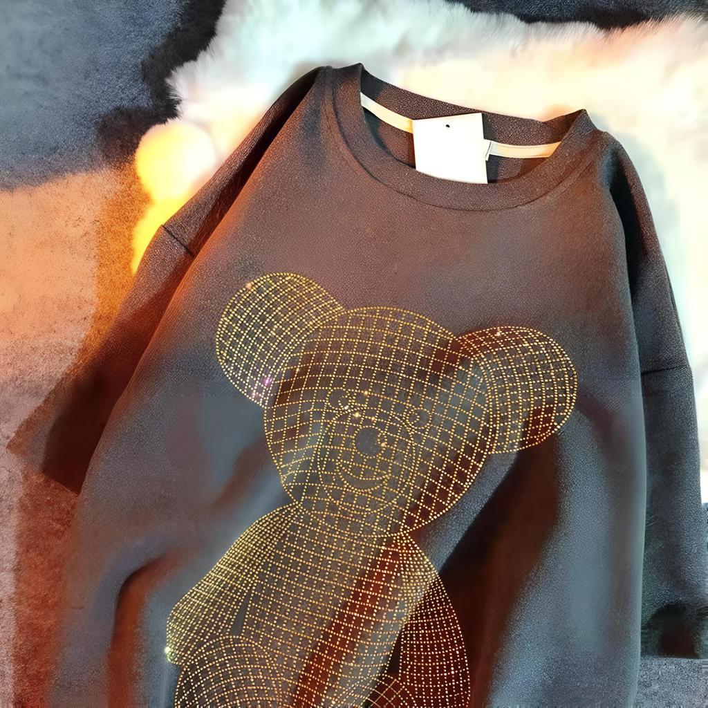 Hip Hop Casual T-shirt for Women with Shiny Gold Diamond Bear Print and Loose Short Sleeves