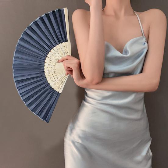 

1 комплект складной веер с подарочной коробкой, сплошной цвет, деревянные полые ребра, подиумы, реквизит для танцевальных представлений, портативный летний ручной веер, принадлежности для вечеринок