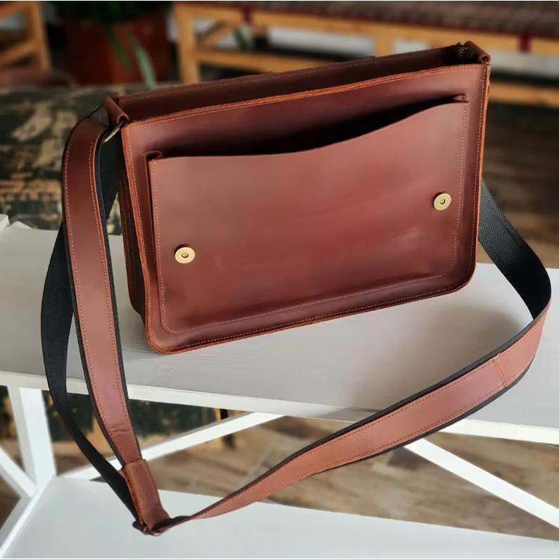 New Personalized Brown Leather Messenger Bag | Handcrafted Men’s Leather Bag | Elegant Business Laptop Case | Cozy Business Case | Leather Case
