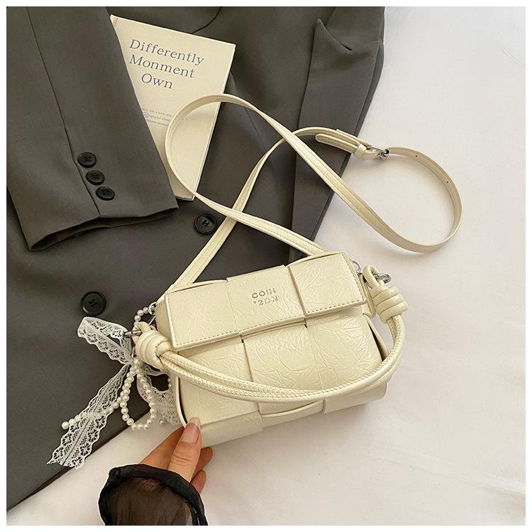 

2025 summer new small square bag high-end portable shoulder bag women s splicing fashionable versatile light luxury messenger bag