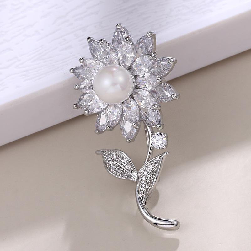 SKEDS Exquistie Women Girls High Quality Sunflower Rhinestone Brooches Pins Luxury Decoration Boutique Flower Badges Corsage