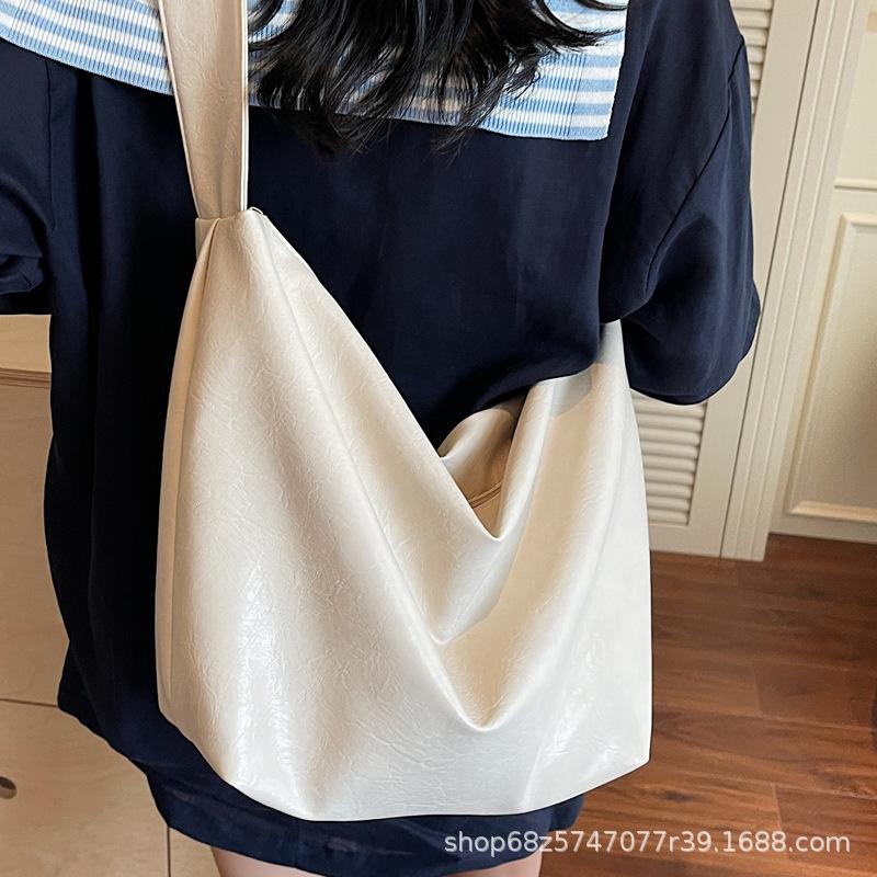 Korean large-capacity retro bag women's 2025 new fashion and popular shoulder bag versatile temperament messenger tote bag