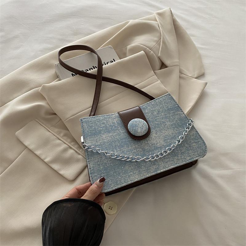 

Chic Retro Aesthetic Small Square Shoulder Bag For Women In Light Blue Color