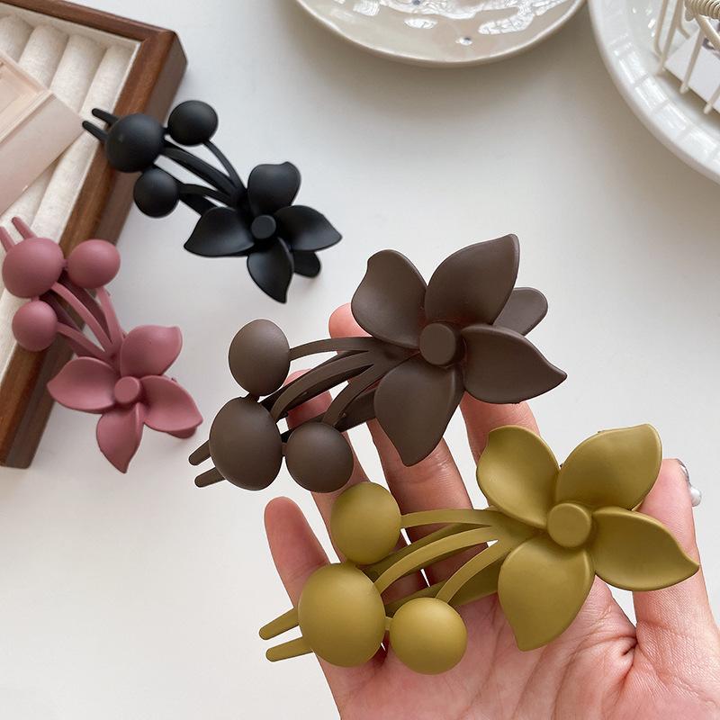 2023 New Retro Hairpins Trendy Flower Hairpins Female Ponytail Hair Claw Hair Clasp 2023 Hair Accessories Women Hairgrip Headwear