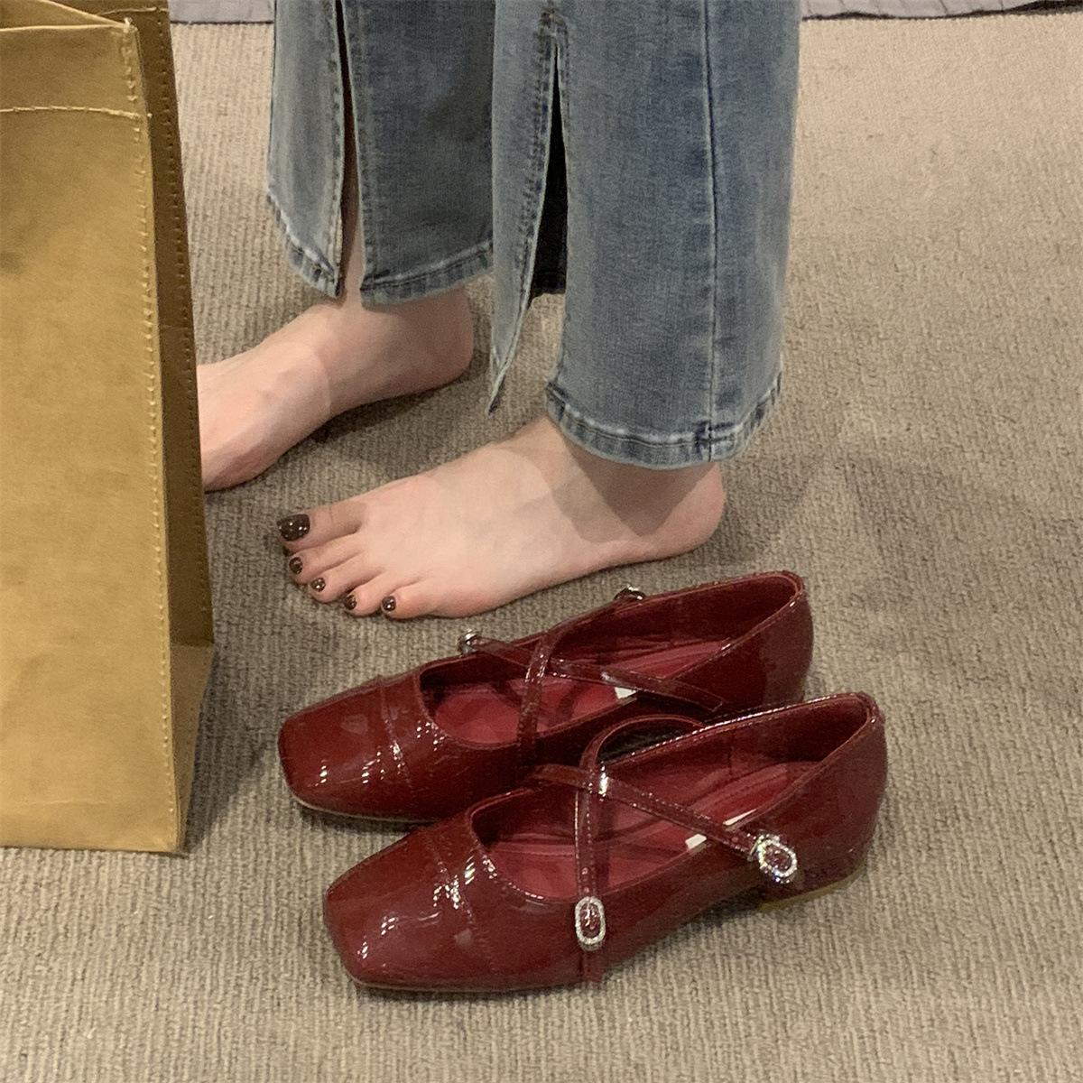 

Silver Mary Jane shoes women s shoes spring and autumn 2025 new thick heel light mouth fairy shoes evening breeze gentle single shoes 39 бордовий