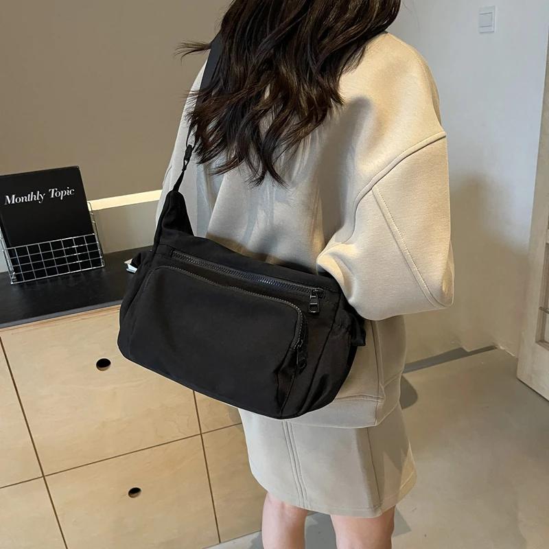 Zipper nylon crossbody bags for women  portable shoulder bags  sewing line  simplicity pendulums