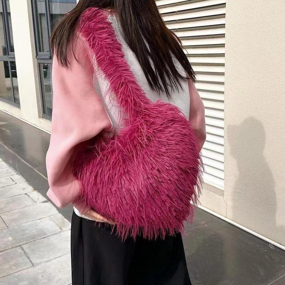 Mode Kunstfell Umhängetasche Herbst und Winter Persönlichkeit Herz Schultertasche Mädchen Damen Party Bankett Taschen Frau Neu