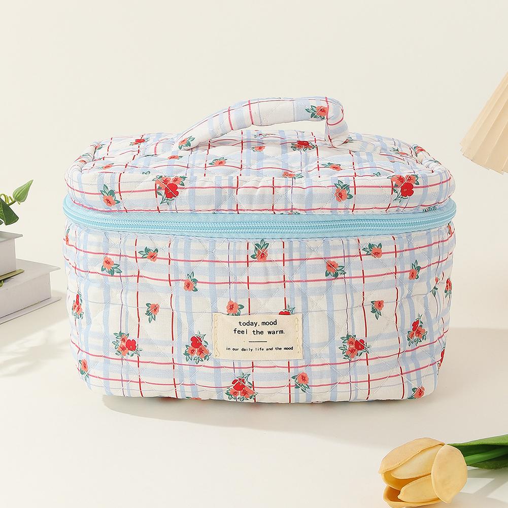 Women Quilted Makeup Bag Printed Cotton Aesthetic Toiletry Purse Large Capacity Zipper Closure Female Travel Bag