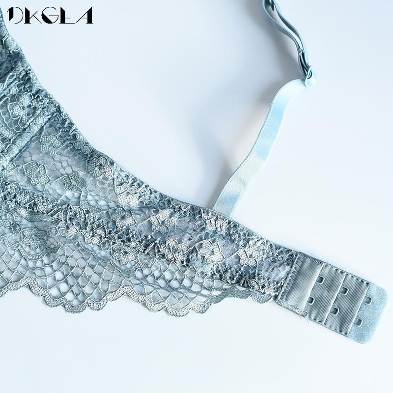 DKGEA ქალების Hollow Out Lace Bra კომპლექტი სექსუალური brassiere Ultrathin საცვლების პლუს ზომა