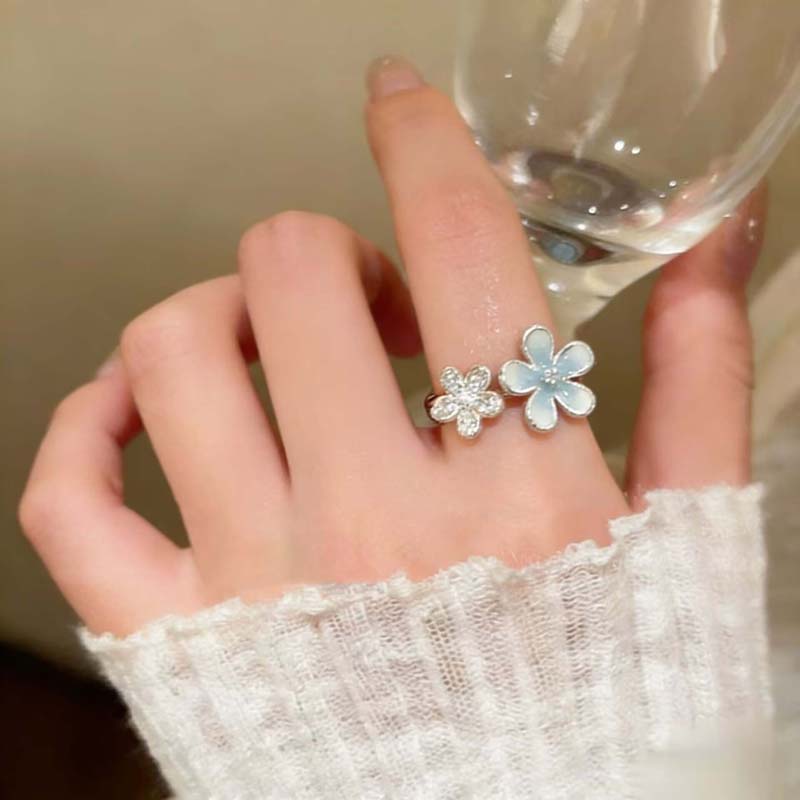 

Y2K Sweet Fashion Blue Flower Rings for Women Girls Exquisite Rhinestone Five Petal Flower Opening Rings Party Jewelry Gifts