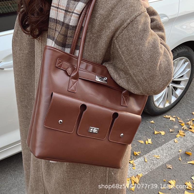 Portable large-capacity fashion tote bag 2025 winter new simple casual shoulder bag feeling versatile women's bag explosion