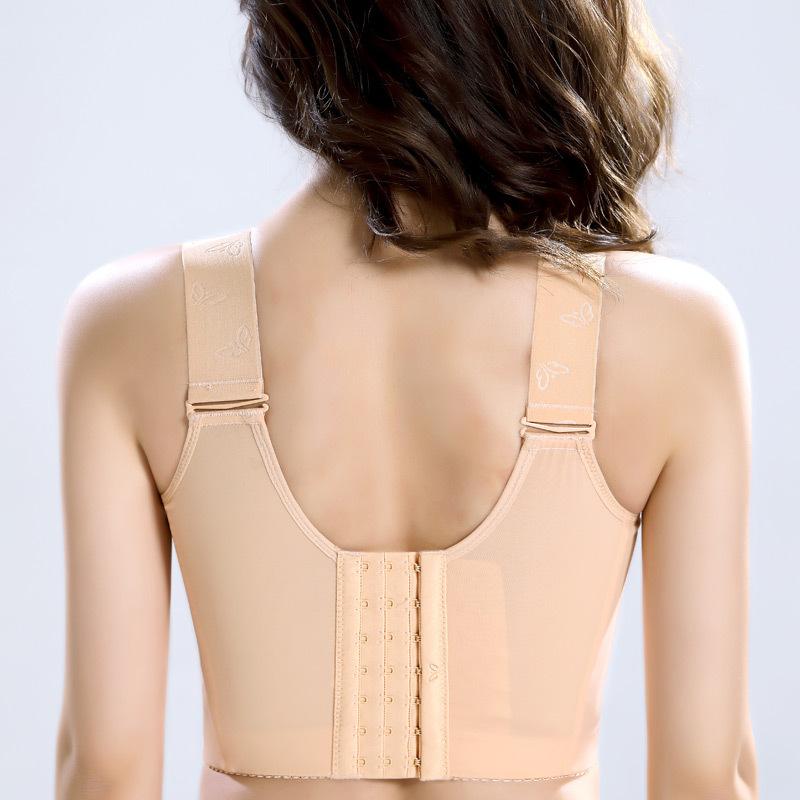 Elegant Plus Size Bralette with Contrast Lace Detail - Polyester & Elastane Blend, Medium Stretch, Solid Color, Underwire Support