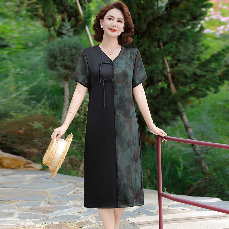 

Elegant Plus Size Chinese Style Wide-Leg Skirt for Moms 5XL (for 80-90 kg) зелений