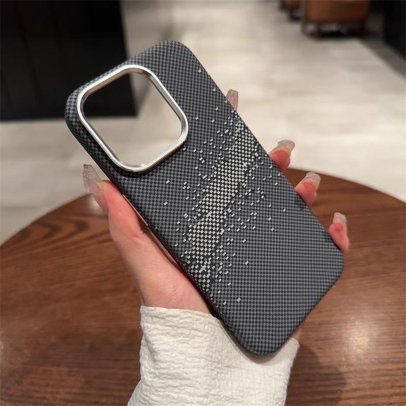 

Carbon Fiber Pattern Magnetic Suction Suitable for IPhone16promax Mobile Phone Case Matte Apple 14 Ultra Thin 15 New Simple iPhone12pro