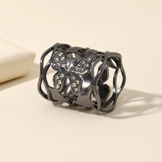 Butterfly Scarf Ring Hollow-out Ring, Rhinestone Holder, Elegant Design Clip Slide for Women Shirts Neckerchiefs Shawls Silk Scarves Stylish