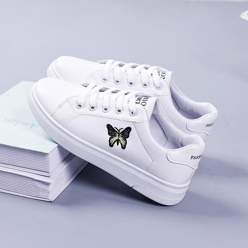 Little white shoes women's board shoes 2025 spring and autumn new low-top single shoes women's Korean version versatile flat-bottomed casual sports