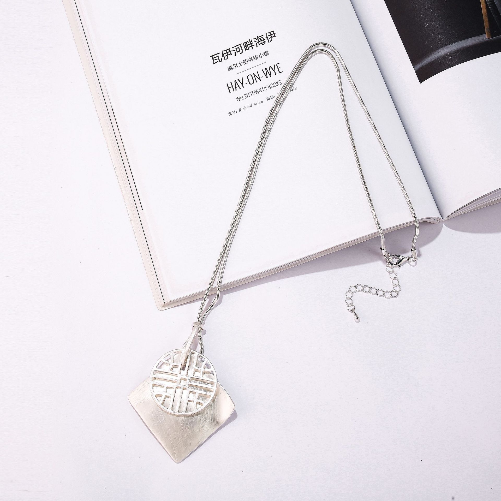 Necklace Ethnic Style Women S Alloy Long Geometric Fashion Women S Snake Chain Sweater Chain