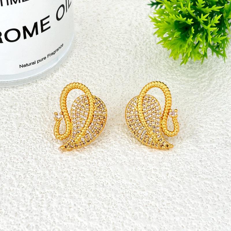 Sweet Leaf Shape Full Diamond Stud Earrings Female золотой