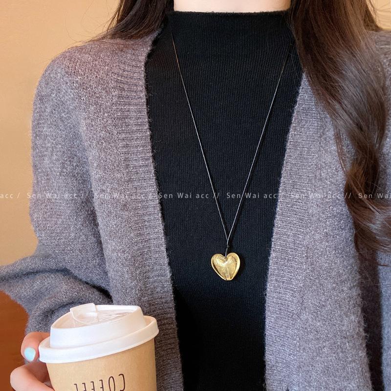 

Korean love long necklace female niche design sweater chain temperament fashion