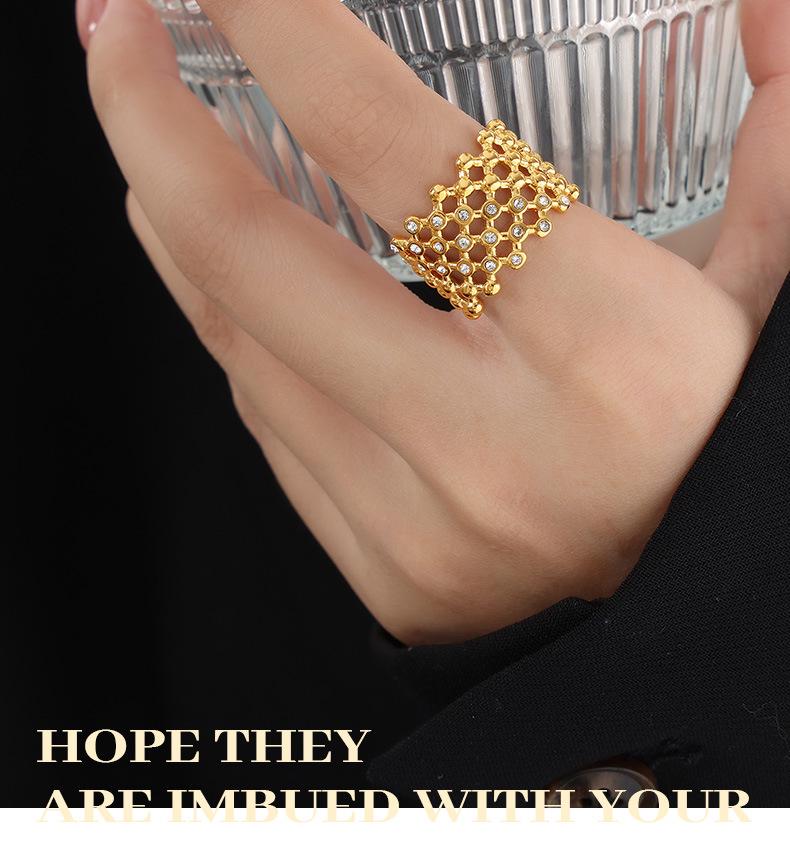 Grid Hollow Baroque 18k Gold Czech Crystal Ring, Colorfast Titanium Stainless Steel, Retro Niche Design for Women