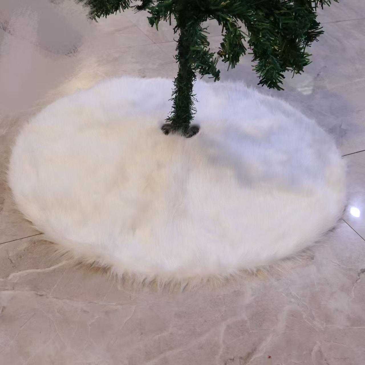 White Hot Stamped Snowflake Christmas Tree Skirt - Gold & Silver Christmas Décor