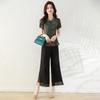 Elegantes Cheongsam & Weite Hosen im Neuen Chinesischen Stil