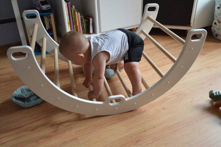 Wooden rocker Sweet grey