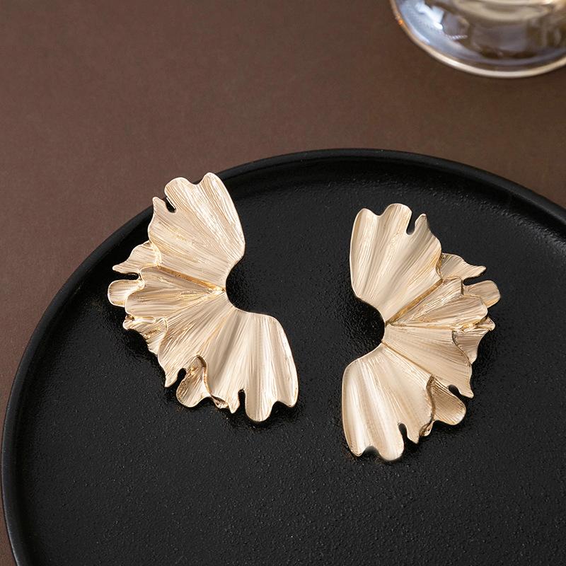 Creative Leaf Flower Earrings Gold Silver Earrings Europe And United States Exaggerated Cold Wind Senior Sense Earring Women