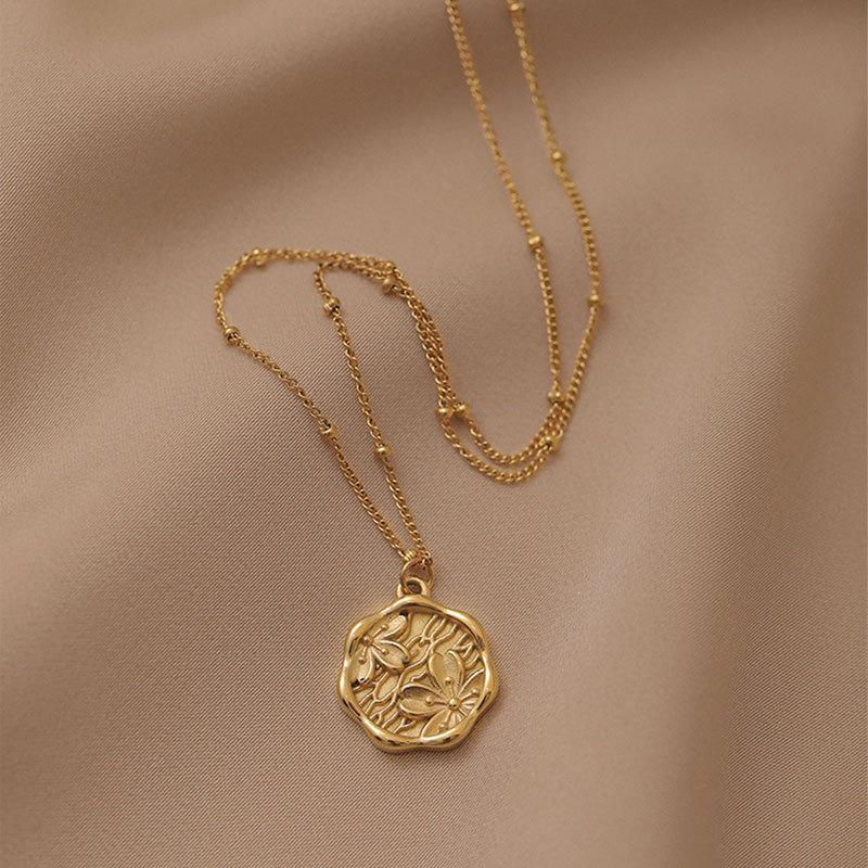 18K Gold Plated Peach Blossom Pendant Necklace - High-Grade, Non-Fading Three-Dimensional Collarbone Chain