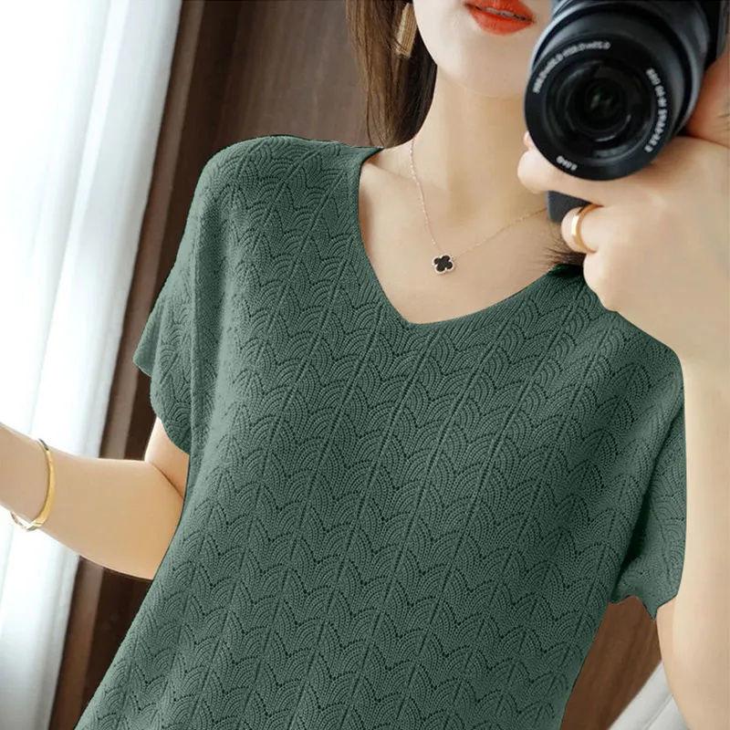 Short Sleeved T-shirt Women Wear Thin V-neck Top Women Loose Version Hollow Pullover Sweater Spring and Summer