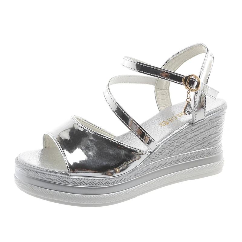 

Женская обувь Современные женские сандалии для улицы Сандалии женские с круглым носком с пряжкой на ремешке на платформе с высокой танкеткой Туфли женские 40 серебряный