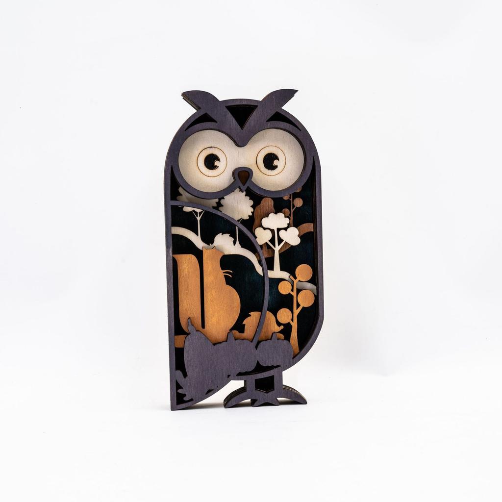 Kreative Geschnitzte Eule aus Holz als Schreibtischdekoration mit Mehreren Schichten Geschnitzter Holzornamente