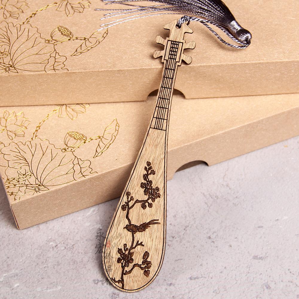 

Chinese Bookmark Aromatic Red Wood Pipa Bookmark Sandalwood Bookmark Classic For Gift For Family Literature Enthusiasts Art