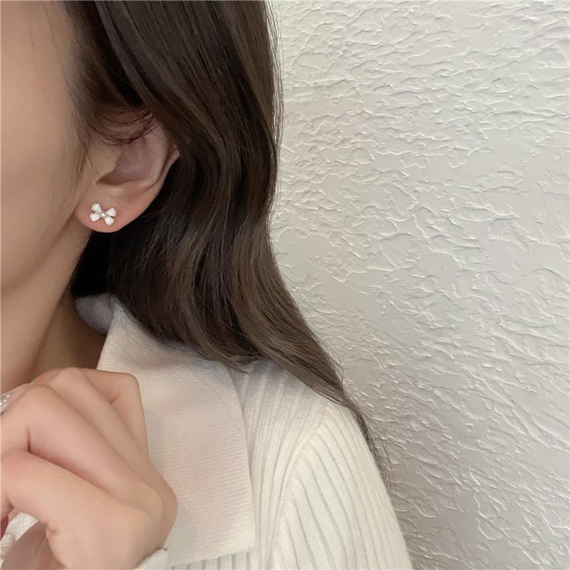 Gentle Bow Pearl Stud Earrings, New Trendy Ear Clips, Women's No Earrings, Earrings Temperament, Advanced Earrings