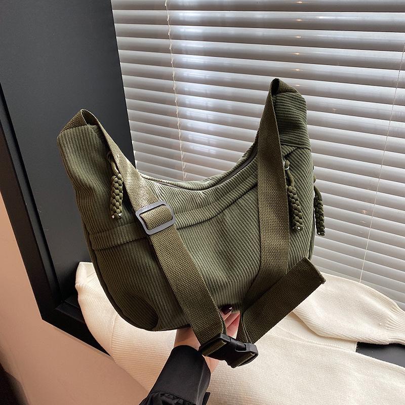 Dumpling Bag Women's Corduroy Messenger Bag Large Capacity Shoulder Bag Casual Women's Bag Simple Versatile Sports Commuter Backpack