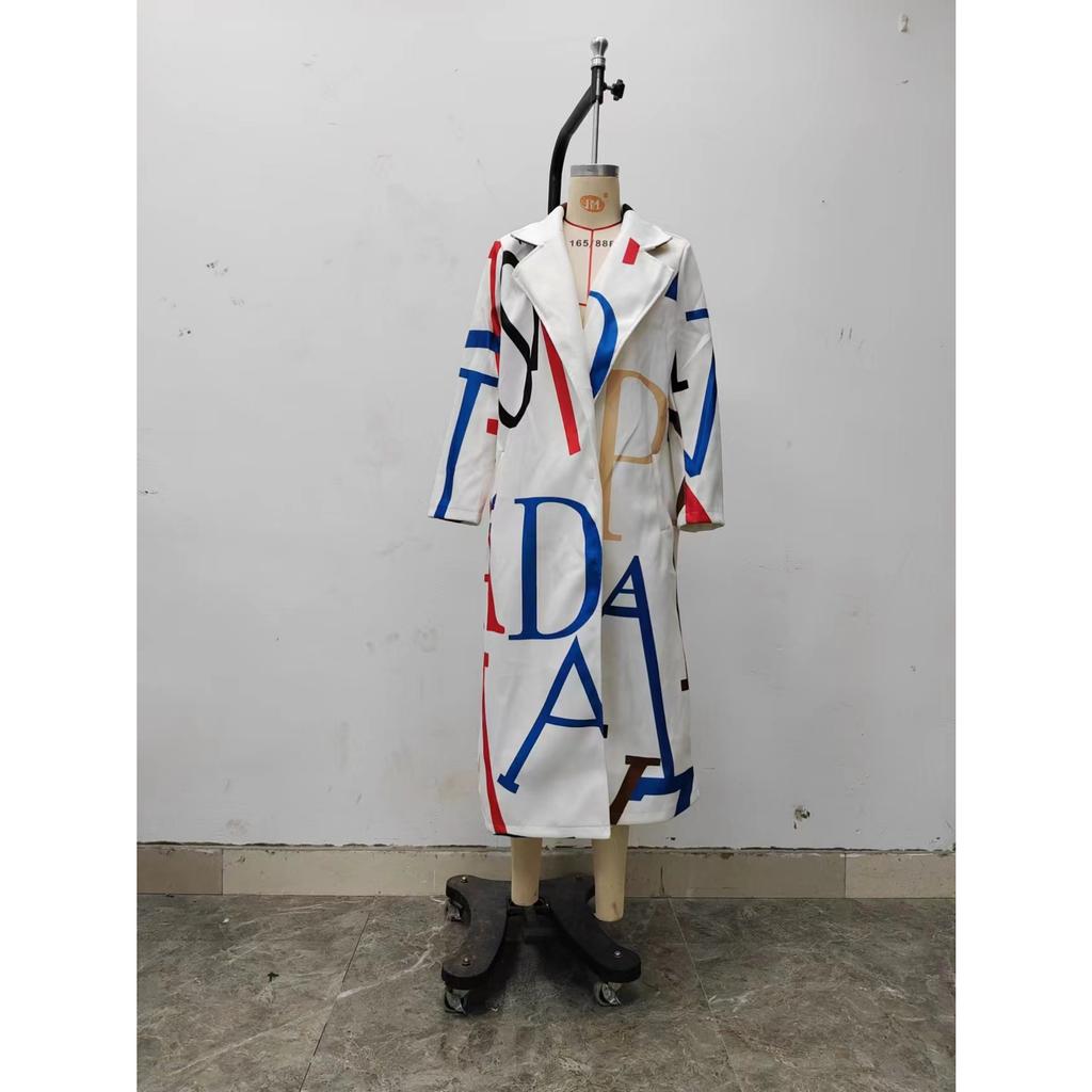 Trench coat nadměrné velikosti - Oversized trench s botanickým potiskem a klopovým límcem, vlněná směs přátelská ke křivkám, svrchní oděv pro práci i víkend