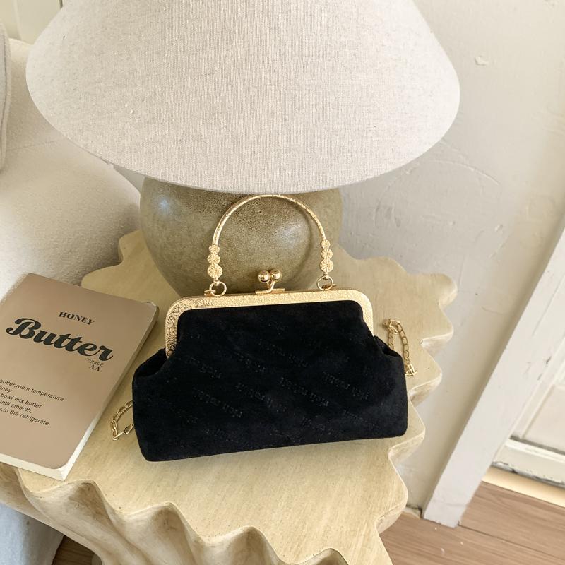 New Vintage Handbag Shell Lock Bags Chic Women's Purse Handmade Lay Bags Stylish Retro Women's Handbags Chain Crossbody Bags