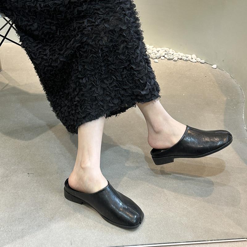 

Мода Bailamos Совершенно новые женские тапочки Мода Разделенный палец Слипоны Мюли Обувь Плоский каблук Уличные Повседневные Слайды Сандалии Обувь Размер35-40 40 чёрный