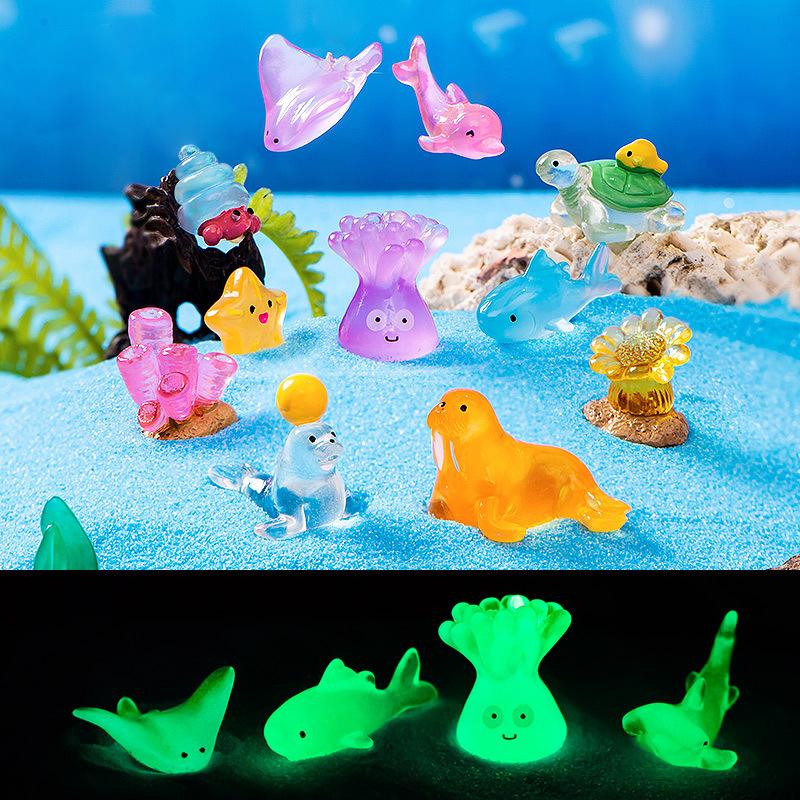 Hot 1PC Luminous Fish Marine Animal Ornament Glow Pendant Micro Garden Craft Resin Landscape Fish Tank Desktop Decoration